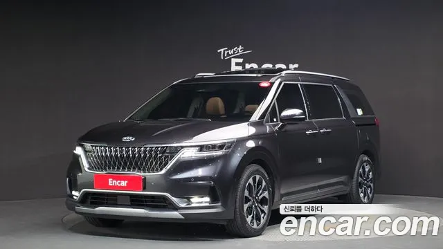 Kia Canival 2021 — photo 1