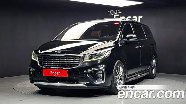 Kia Canival 2019 — photo 1