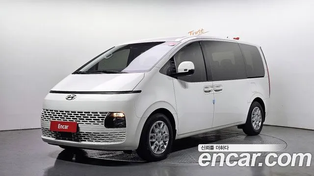 Hyundai Staria 2022 — photo 1
