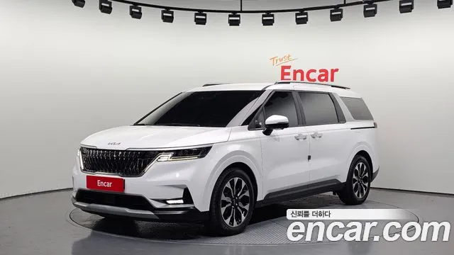 Kia Canival 2022 — photo 1