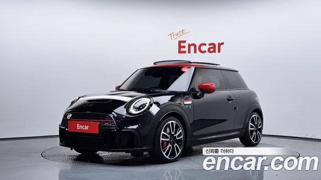 Mini Cooper 2023 — photo 1