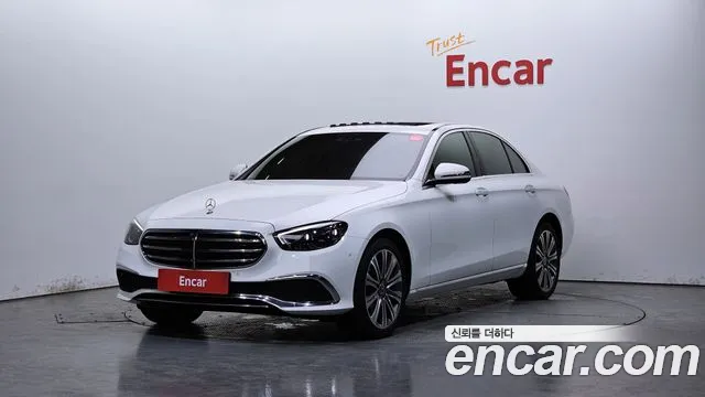 Mercedes-Benz E-Class 2023 — photo 1