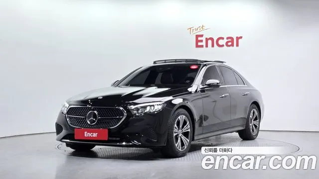 Mercedes-Benz E-Class 2025 — photo 1