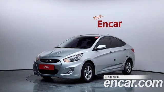 Hyundai Accent 2011 — photo 1