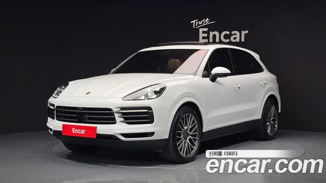 Porsche Cayenne 2022 — photo 1