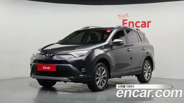 Toyota RAV4 2018 — photo 1