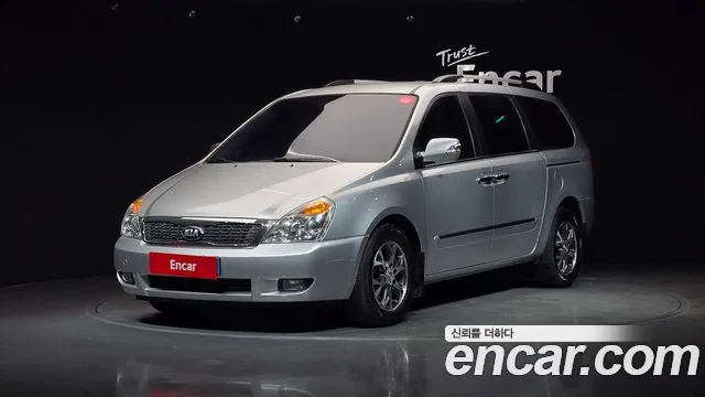 Kia Canival 2014 — photo 1