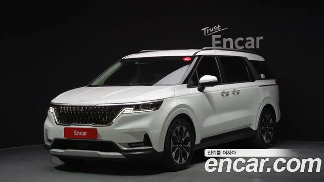 Kia Canival 2023 — photo 1
