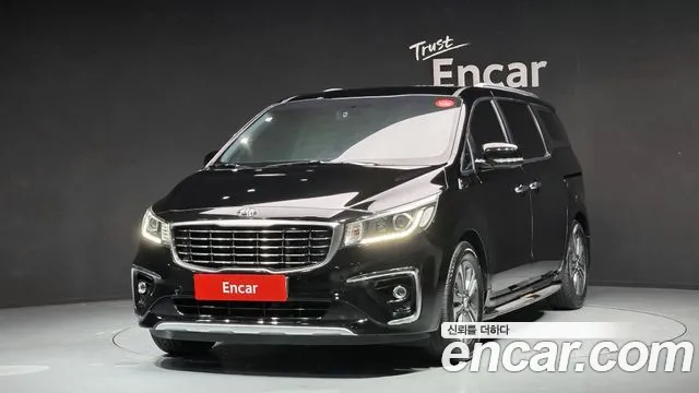 Kia Canival 2019 — photo 1
