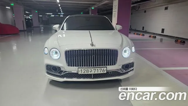 Bentley Flying Spur 2022 — photo 1