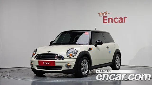 Mini Cooper 2010 — photo 1
