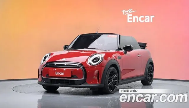 Mini Cooper Convertible 2024 — photo 1