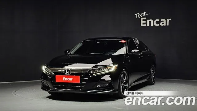 Honda Accord 2018 — photo 1