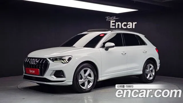 Audi Q3 2020 — photo 1