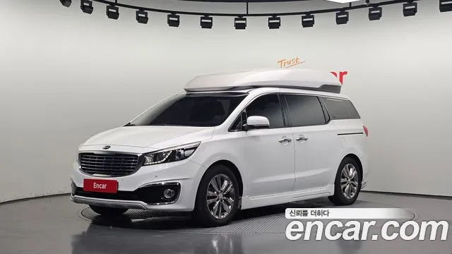 Kia Canival 2017 — photo 1