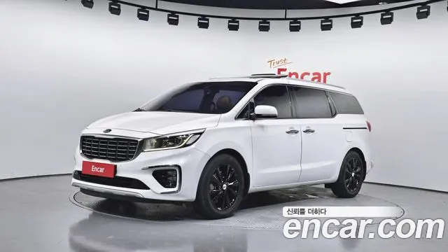 Kia Canival 2019 — photo 1