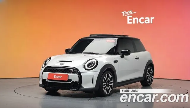Mini Cooper 2024 — photo 1