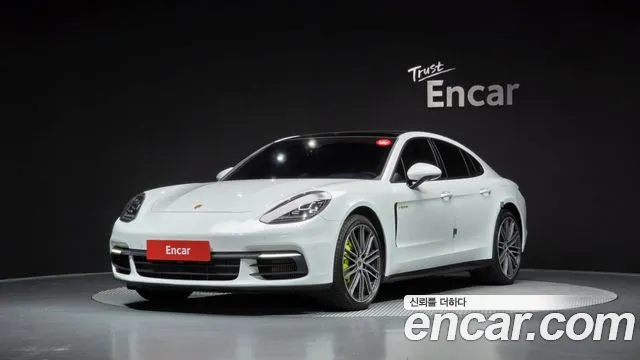 Porsche Panamera 2019 — photo 1