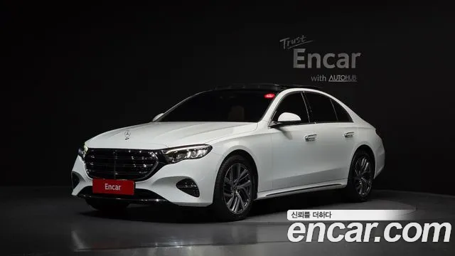 Mercedes-Benz E-Class 2024 — photo 1