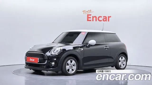 Mini Cooper 2019 — photo 1