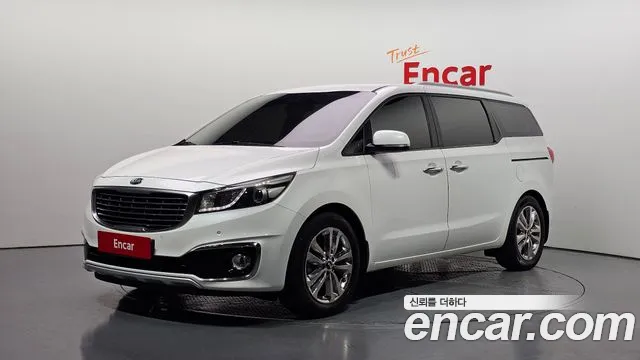 Kia Canival 2015 — photo 1