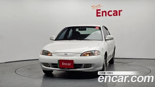 Hyundai AVANTE 1995 — photo 1