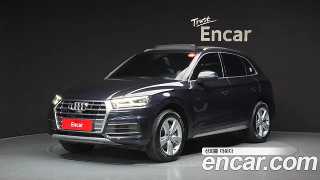 Audi Q5 2020 — photo 1