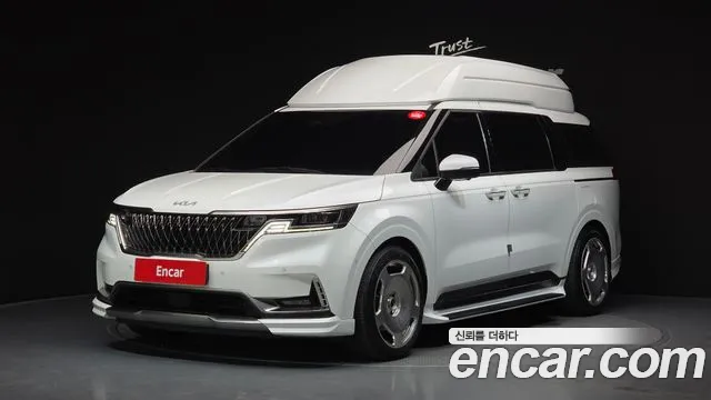 Kia Canival 2023 — photo 1