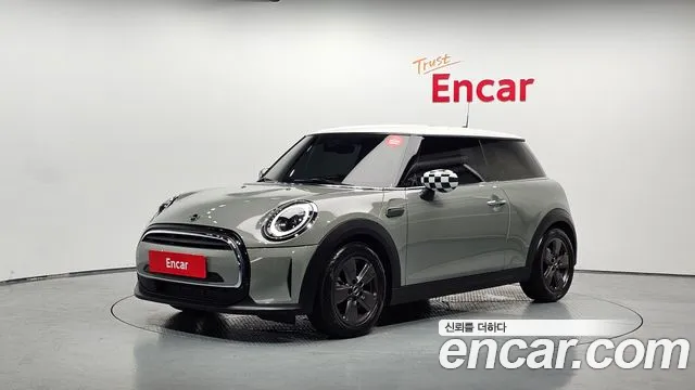 Mini Cooper 2022 — photo 1