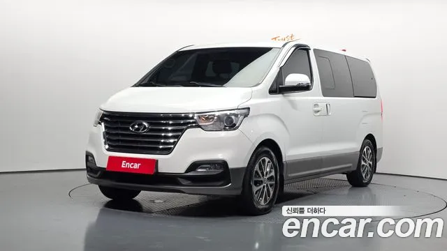 Hyundai Starex 2019 — photo 1