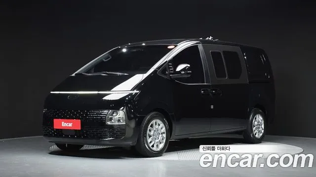 Hyundai Staria 2022 — photo 1