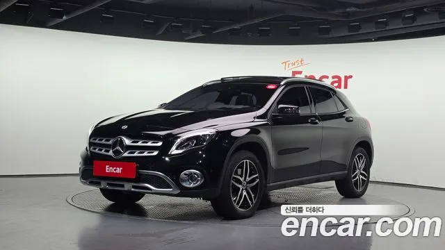 Mercedes-Benz GLA-Class 2019 — photo 1