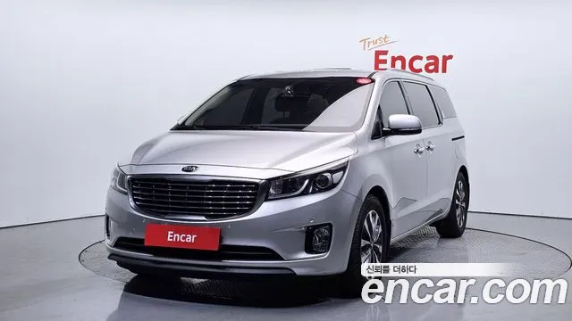 Kia Canival 2015 — photo 1