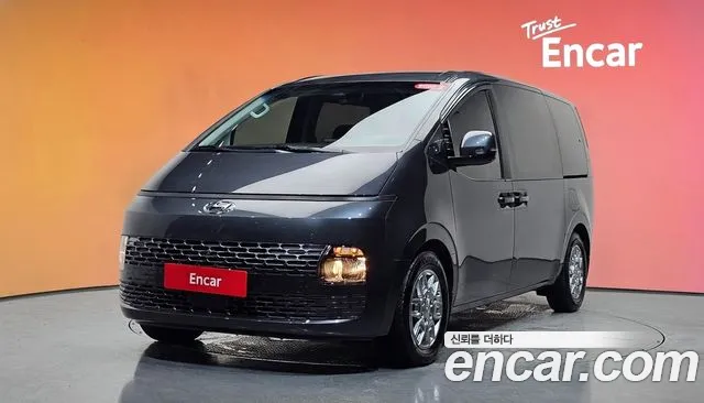Hyundai Staria 2022 — photo 1