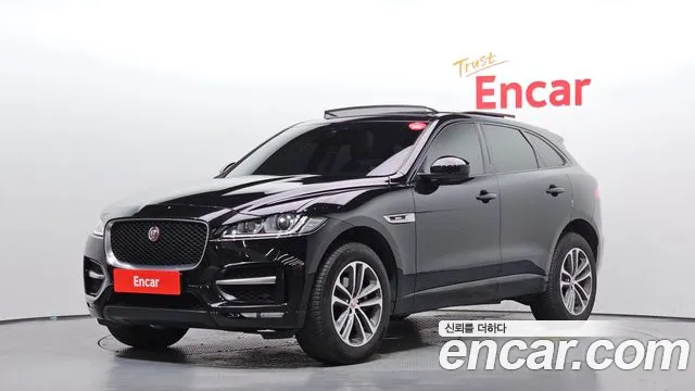 Jaguar F-PACE 2018 — photo 1