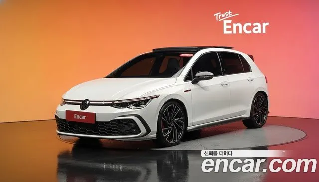 Volkswagen Golf 2024 — photo 1