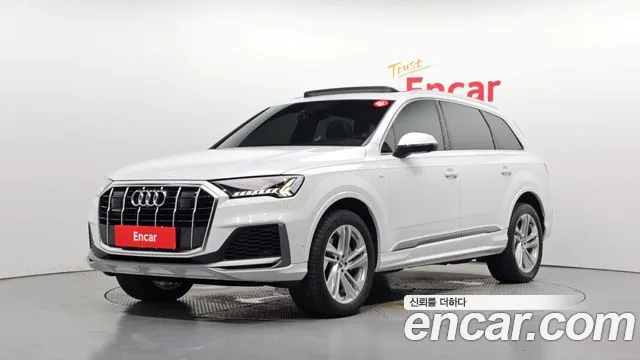 Audi Q7 2020 — photo 1