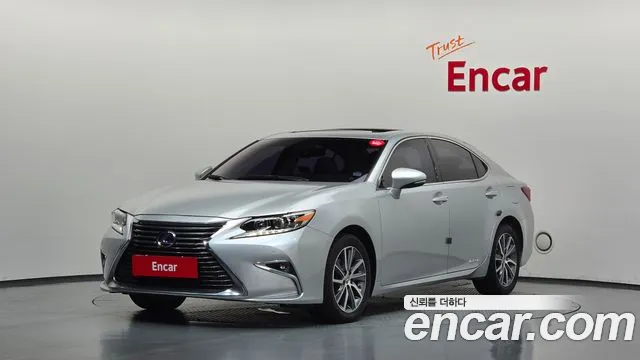 Lexus ES 2017 — photo 1