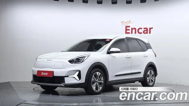 Kia Niro 2023 — photo 1