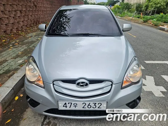 Hyundai Verna 2010 — photo 1