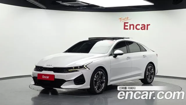 Kia K5 2023 — photo 1