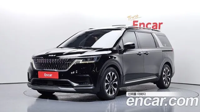Kia Canival 2023 — photo 1