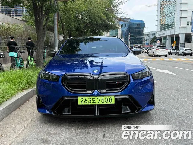 BMW M5 2026 — photo 1
