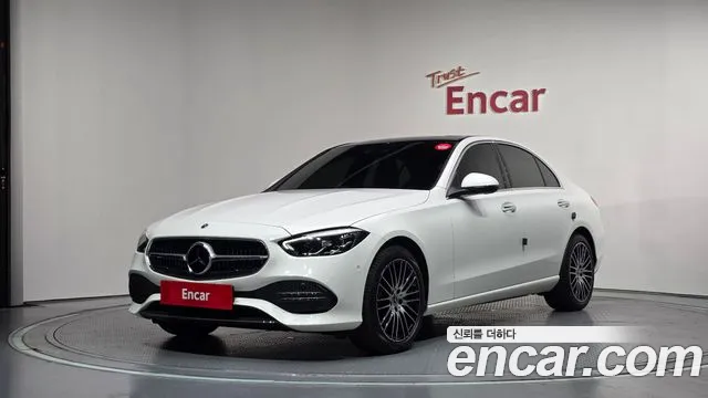 Mercedes-Benz C-Class 2025 — photo 1