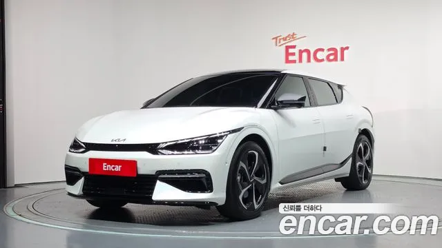 Kia EV6 2023 — photo 1