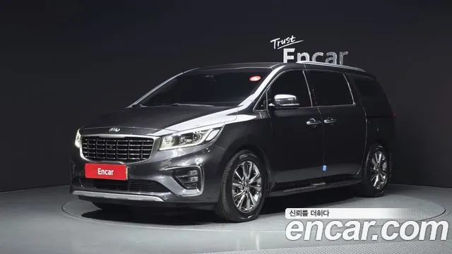Kia Canival 2020 — photo 1