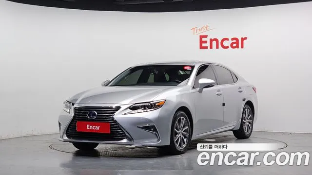 Lexus ES 2016 — photo 1