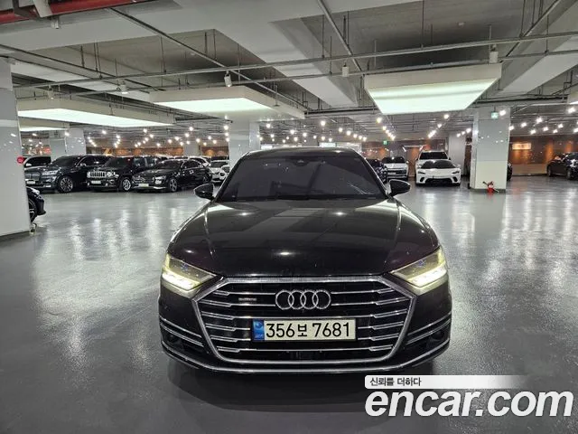 Audi A8 2021 — photo 1