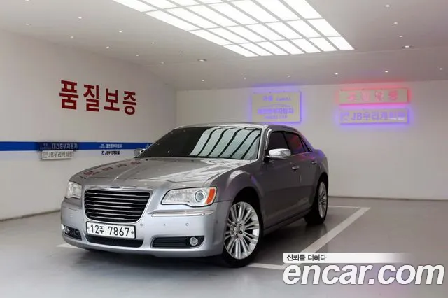 Chrysler 300C 2011 — photo 1