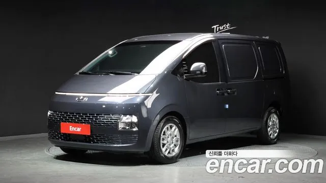 Hyundai Staria 2023 — photo 1